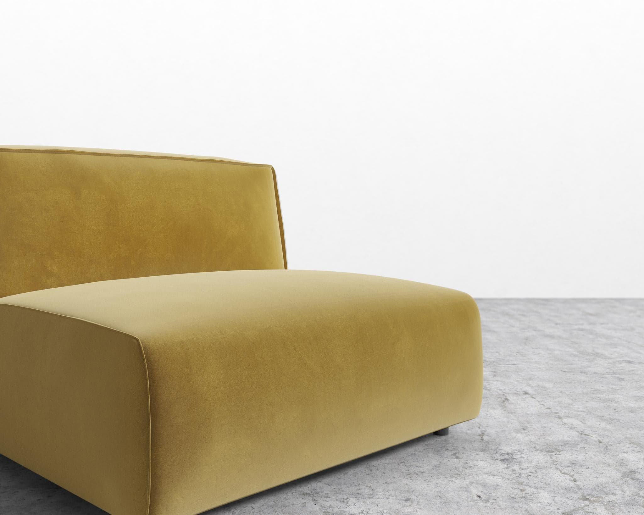 Arya Armless view 77