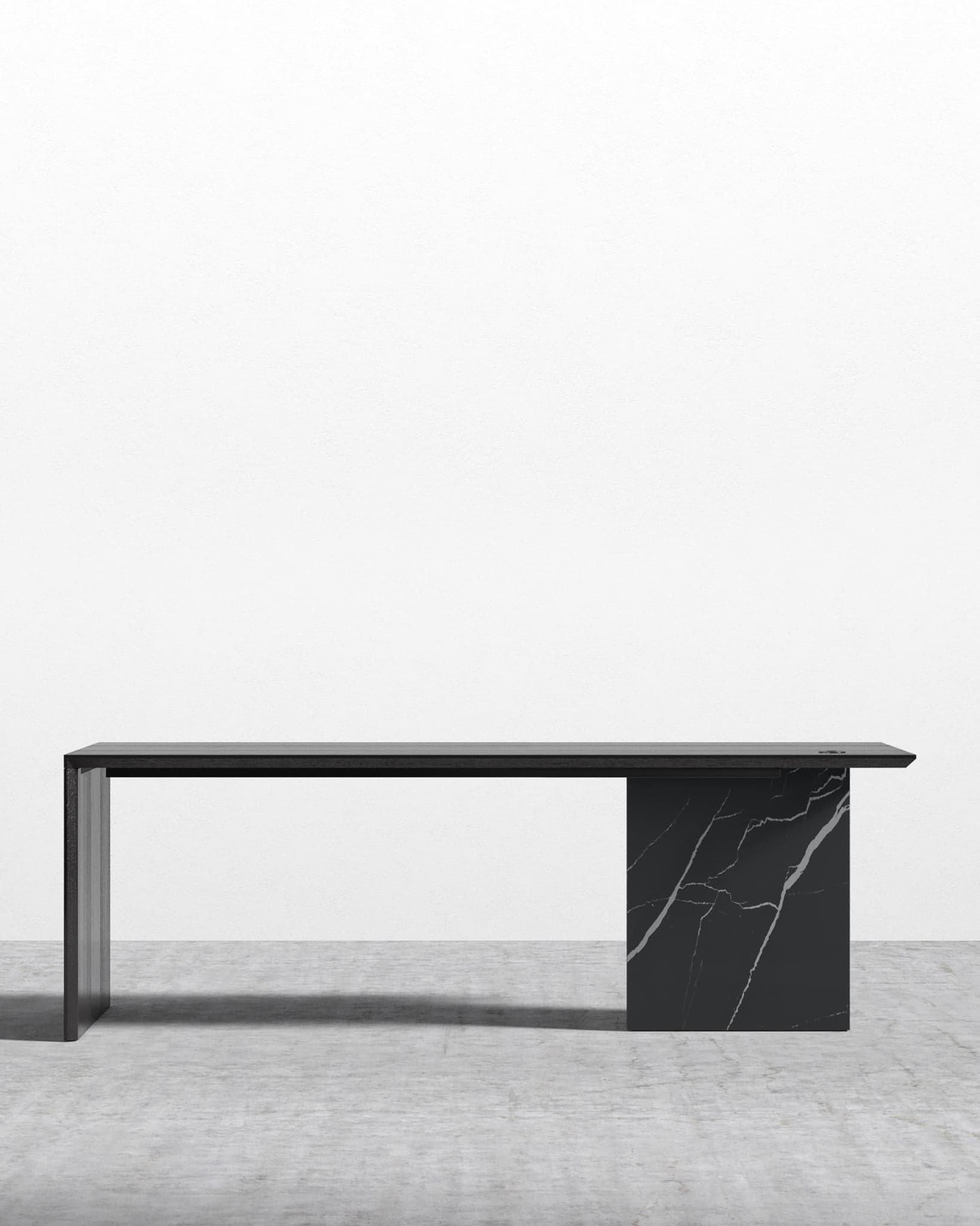 Gia Desk