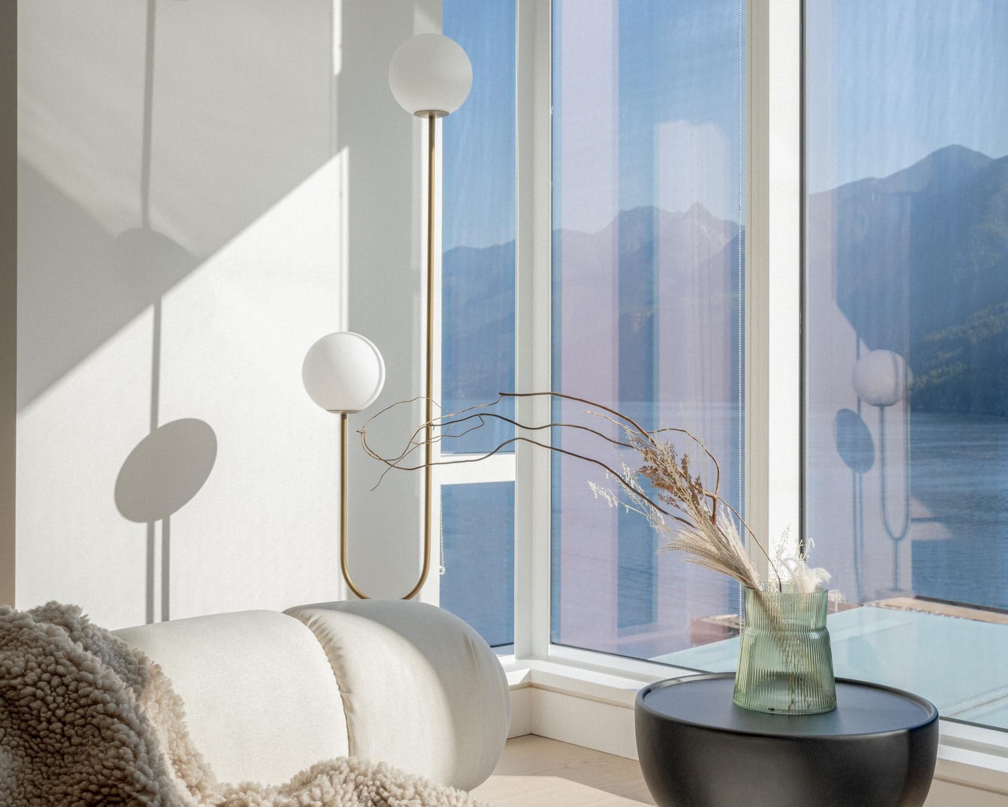 Uma Floor Lamp view 4