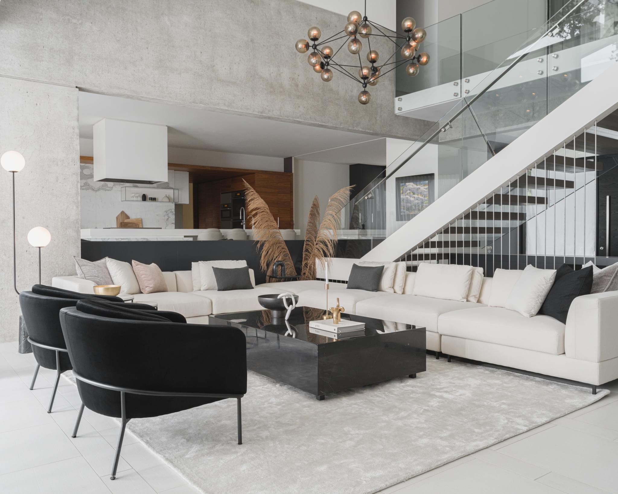 Uma Floor Lamp view 10